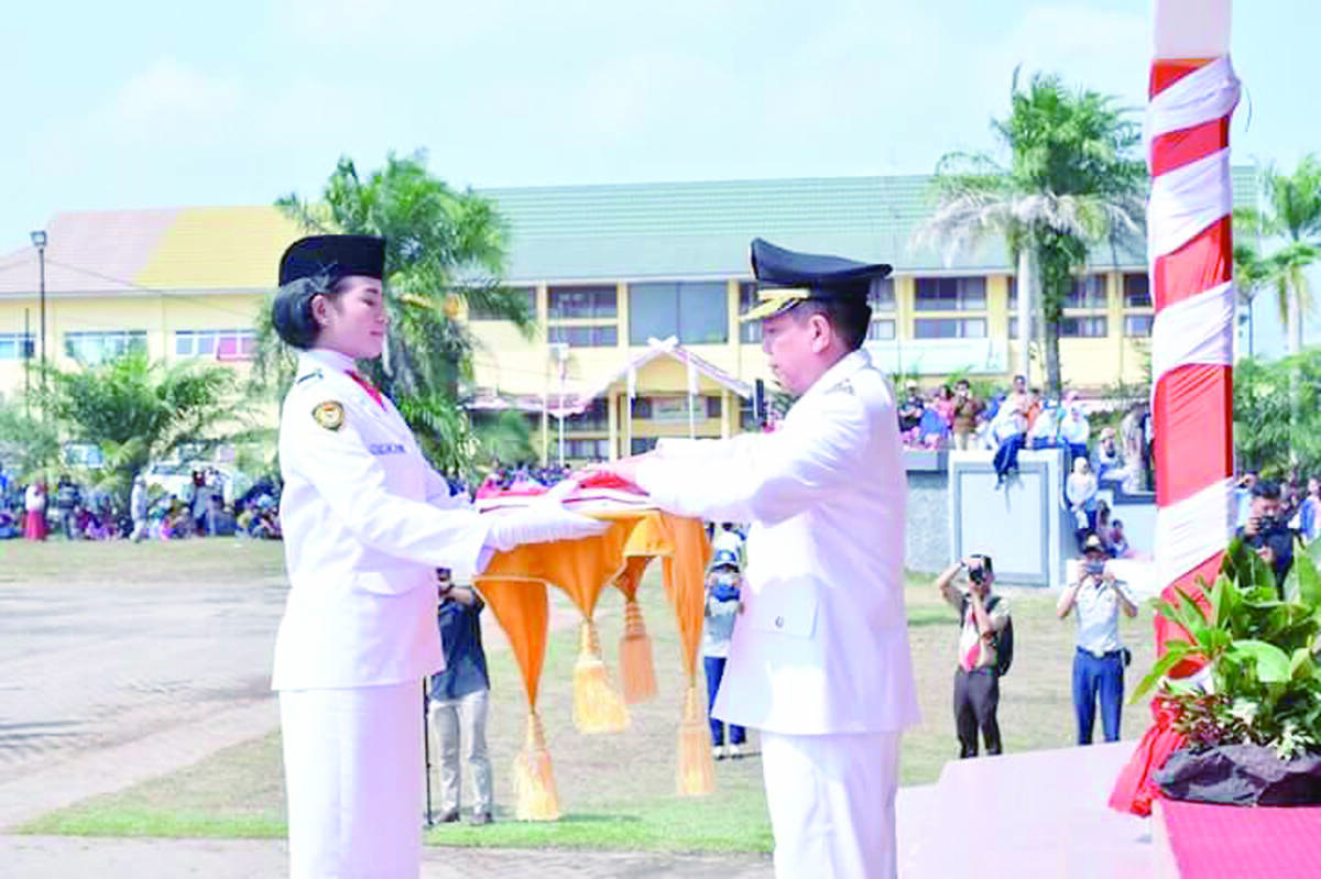 Bupati Syahirsah Bertindak Sebagai IRUP Upacara HUT Kemerdekaan RI Ke- 73
