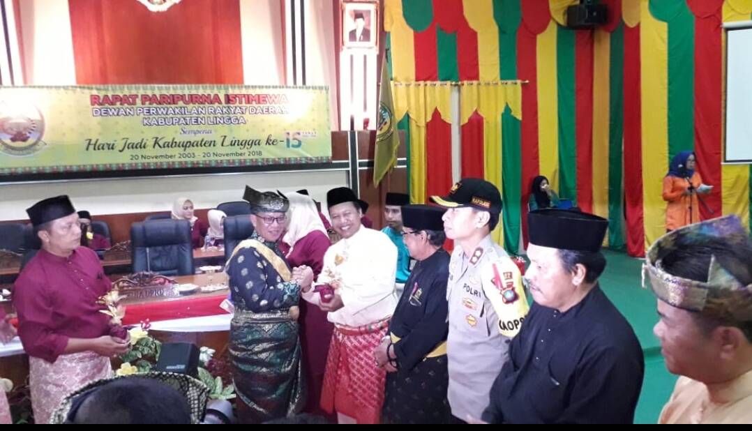 Bupati Tanjabtim Hadiri Paripurna HUT Kabupaten Lingga Ke 15