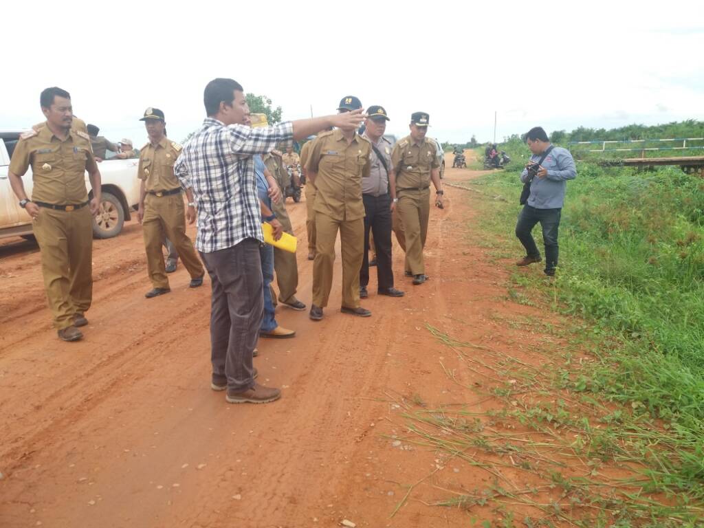 Bupati Tanjabtim Monitoring Sejumlah Kegiatan di Kecamatan Berbak