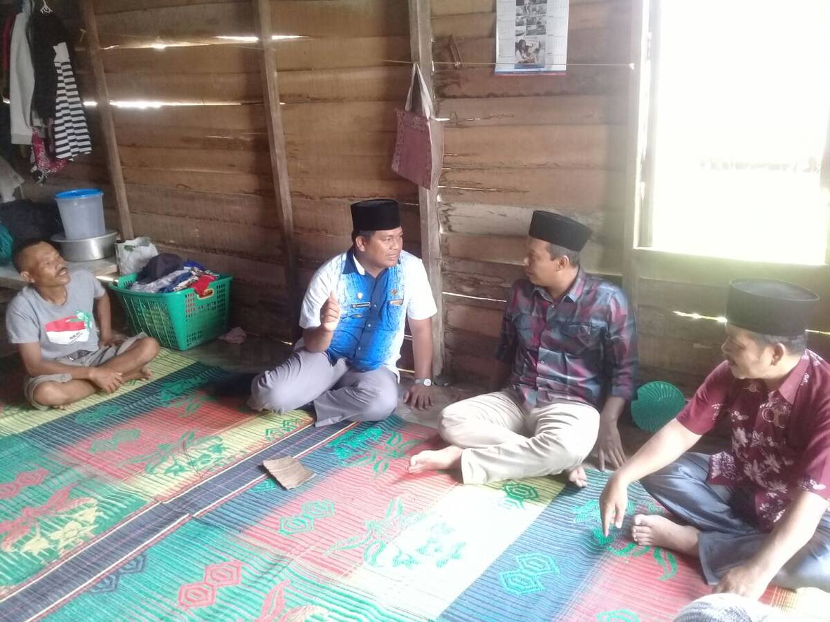 Bupati Tanjabtim Sambangi Korban Kapal Tenggelam