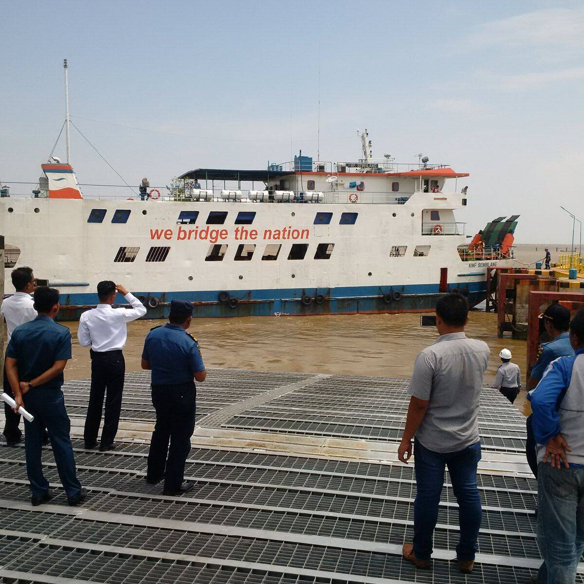 Calon Penumpang Kapal Roro Kecewa, Jadwal Operasi tidak Menentu
