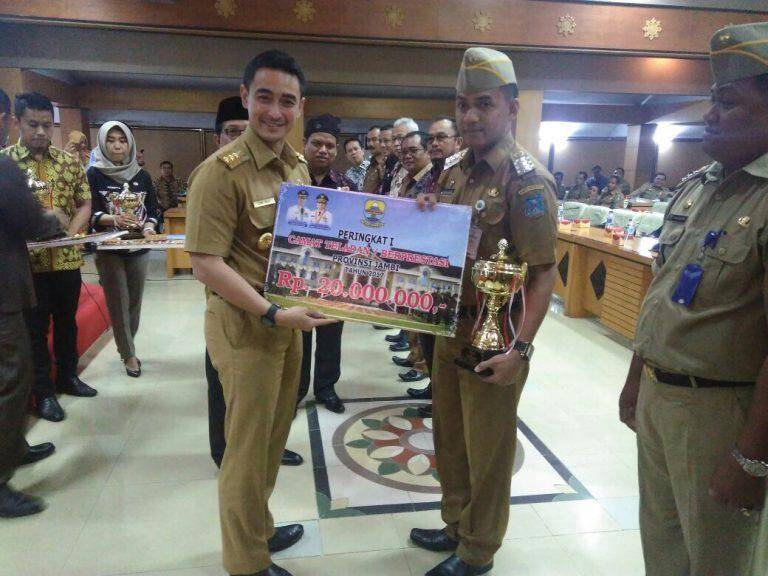 Camat Teladan Provinsi Diraih Kecamatan Bram Itam