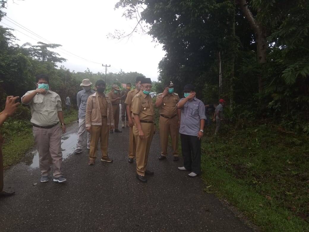 Cek Endra Tinjau Langsung Program Padat Karya di Desa Lidung