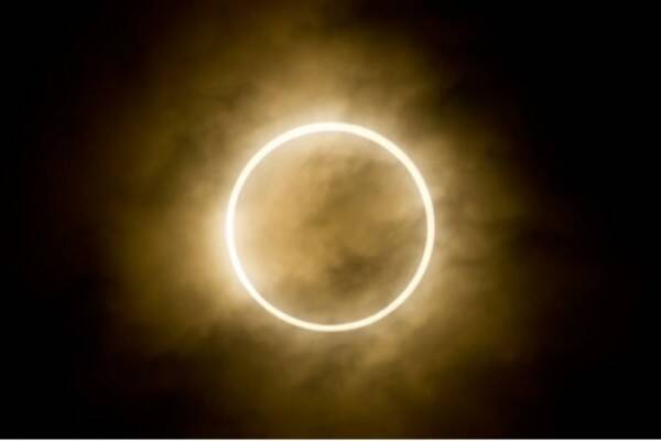 Daerah Jambi Bisa Saksikan Gerhana Matahari Cincin Sore Ini