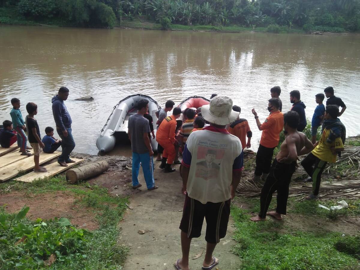 Dalam Sehari Nenek dan Bocah Terseret Arus Sungai