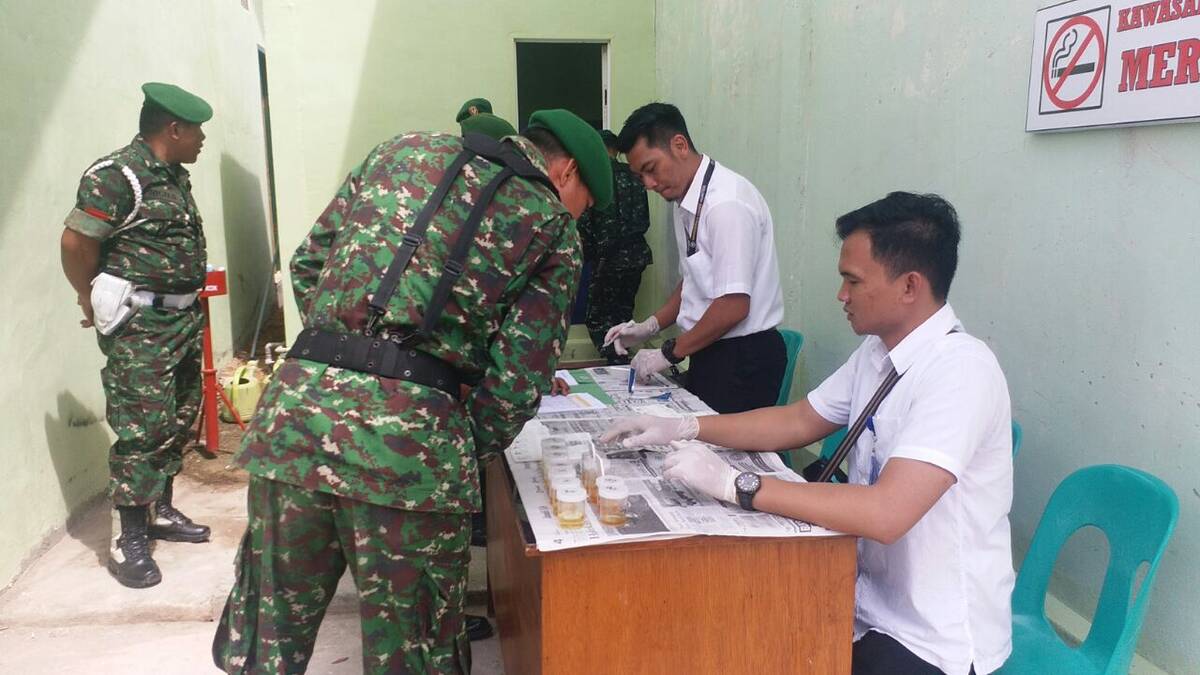 Dandim 0419/Tanjab Mendadak Test Urine Anggotanya