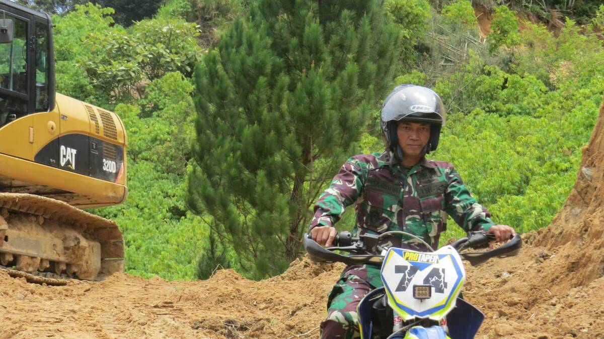 Dansatgas TMMD Ke 104 Kodim 0417 /Kerinci Letkol Inf Gambuh Sri Karyanto Tinjau pekerjaan TMMD
