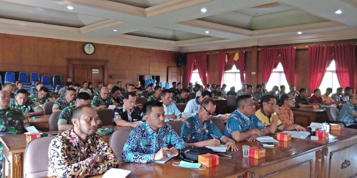 Dari Pada Dimarahi, Bupati Tanjabtim Pilih Pecat Camat