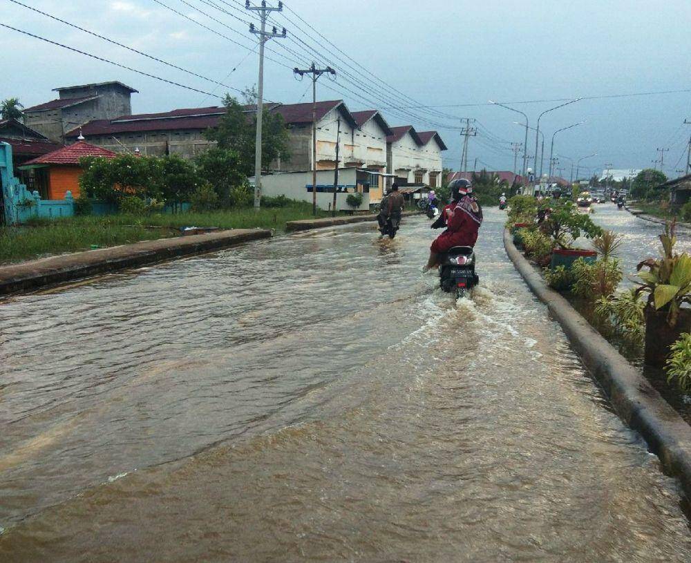 Debit Air Kian Meninggi, Status Sungai Batanghari Tanggap Darurat Banjir