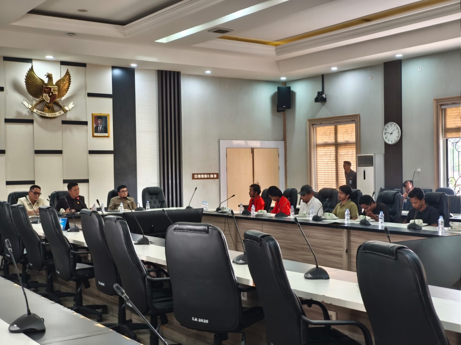Dialog Terbuka dengan GMNI di Gedung DPRD, Ivan Wirata: Saya Pasang Badan Dukung MBG