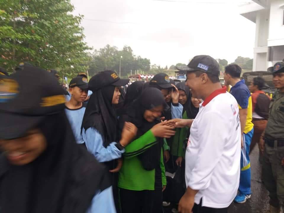 Diguyur Hujan, Ribuan Warga Millenial di Tanjabtim Tetap Antusias Hadiri MRSF