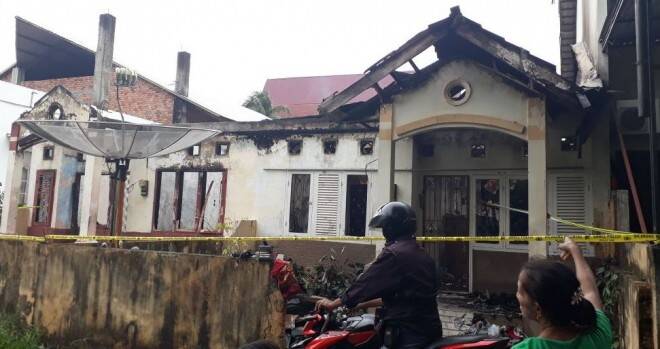 Ditinggal Beribadah, Dua Rumah Ludes Terbakar