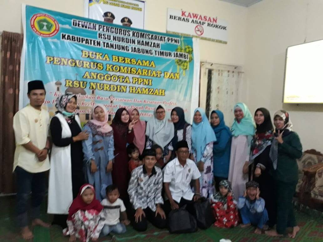 DPK PPNI RSU Nurdin Hamzah Berbagi Takjil dan Buka Bersama