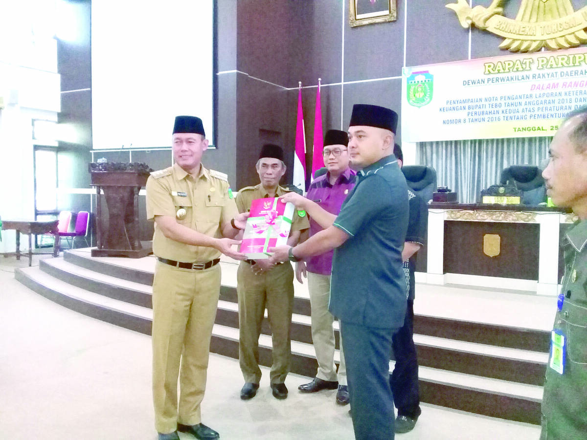 DPRD Gelar Rapat Paripurna LKPJ Bupati Tebo TA.2018 dan Nota Pengantar Perubahan