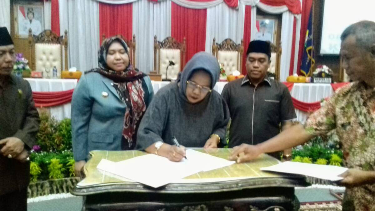 DPRD Gelar Rapat Paripurna Penandatanganan Nota Kesepakatan KUA PPAS APBD – P Tahun Anggaran 2018