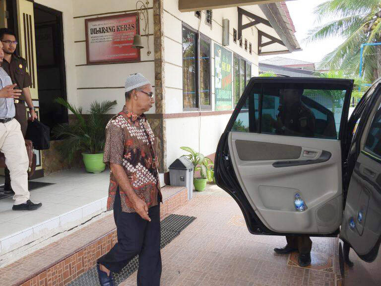 Dua Tersanga Korupsi Proyek Pembangkit Listrik Dibawa ke Lapas Jambi