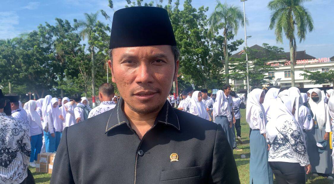 Edi Purwanto Dorong Pemda Sejahterakan Guru Honorer, UMP Saja Rp3 Juta Lebih!