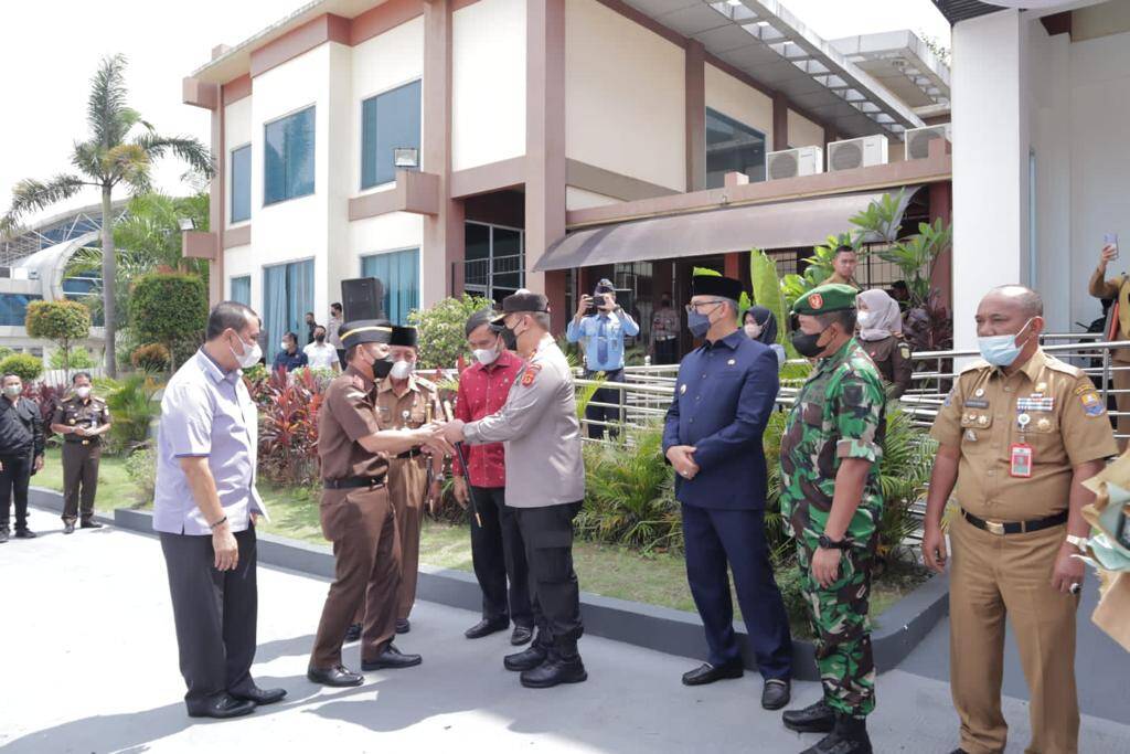 Elan Suherlan Kajati Baru Tiba di Jambi Disambut Forkopimda