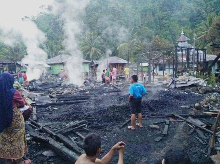 Enam Rumah di Lembah Masurai di Lalap Jago Merah