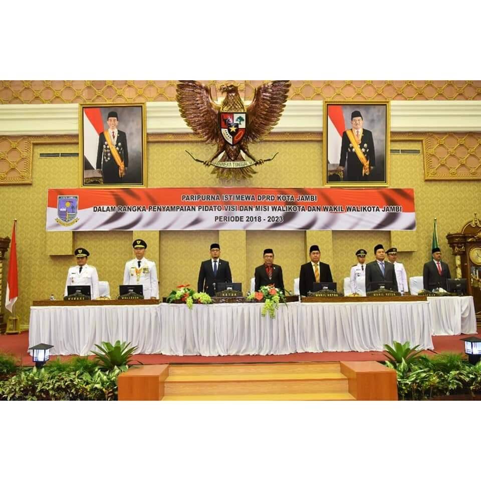 Fasha-Maulana Sampaikan Visi Misi pada Paripurna Istimewa DPRD Kota Jambi