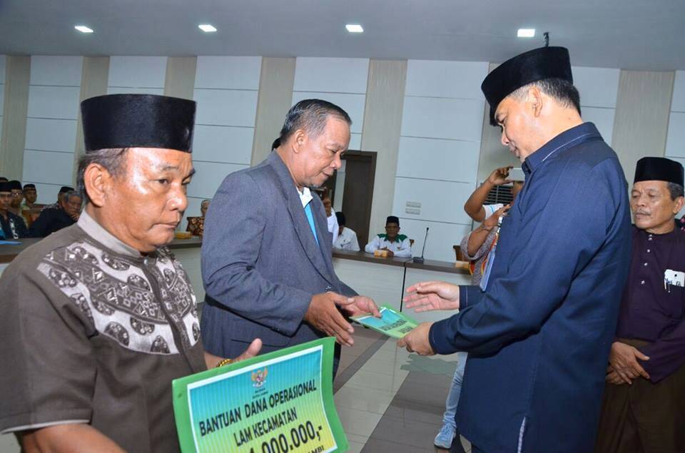 Fasha Serahkan Bantuan Baznas Untuk LAM