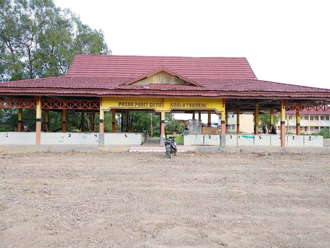 Fasilitas Pasar Parit Satu Kian Minim