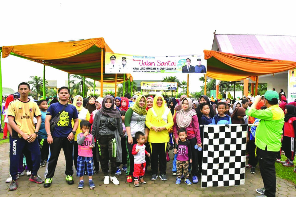 Gerak Jalan Santai LH Bertema “Beat Plastic Pollution”