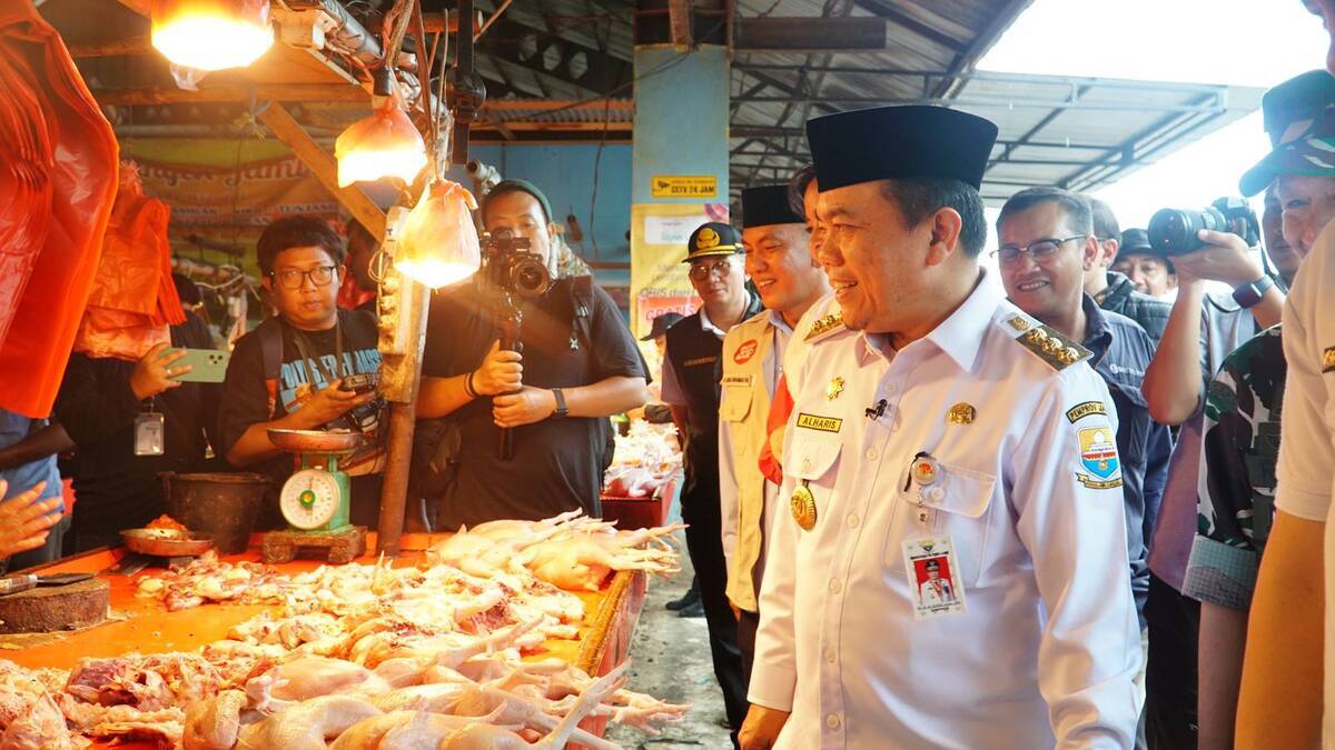 Gubernur Al Haris Pastikan Stok dan Harga Bahan Pokok Stabil