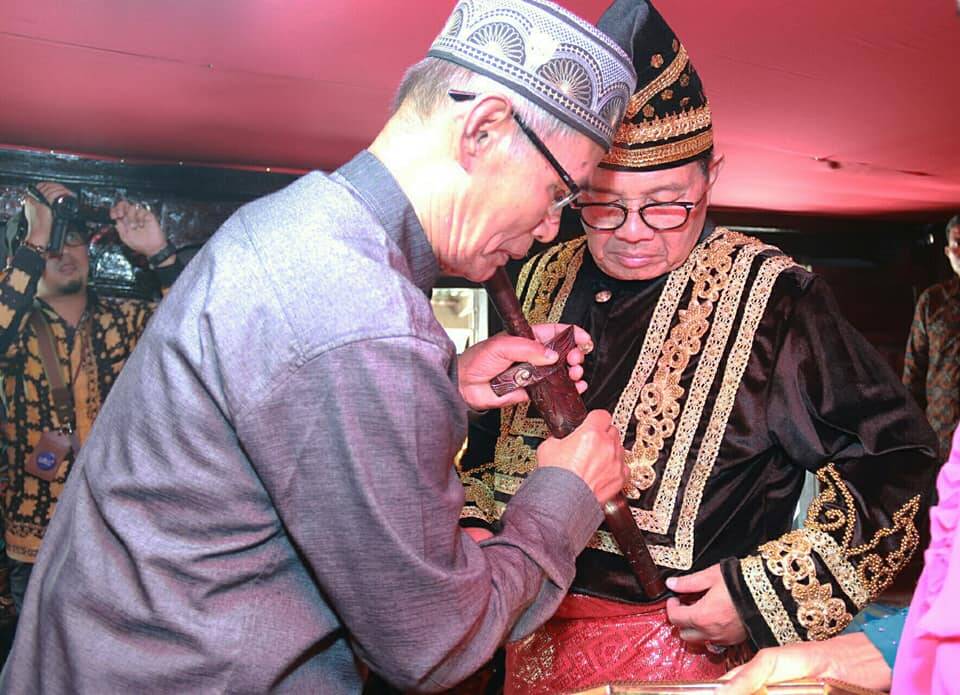 Gubernur Jambi Dianugerahi Gelar Adat Kerinci