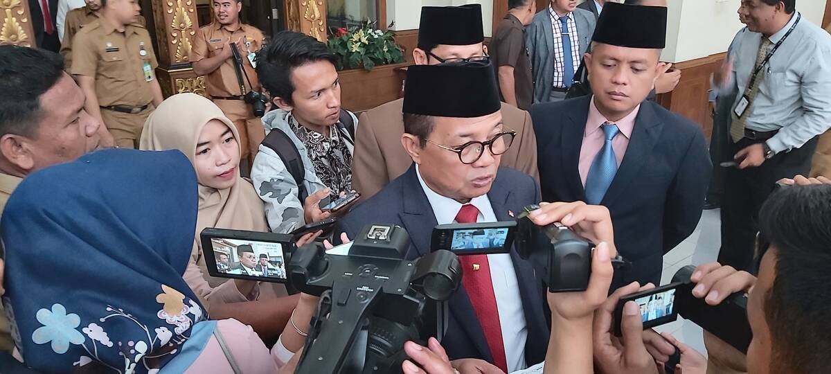 Gubernur Jambi Hadiri Pengucapan Janji Pimpinan DPRD Priode 2019/2024