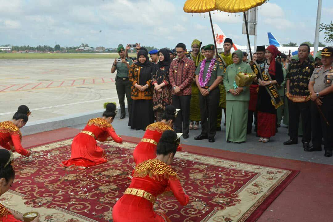 Gubernur Jambi Sambut Kedatangan Danrem 042/GAPU