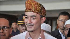 Gubernur Mewacanakan Hari Kerja ASN Berpakaian Adat