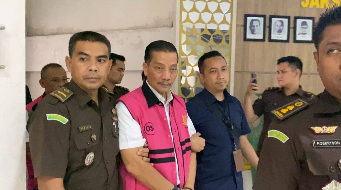 Gubernur Sentil Yunsak El Halcon Dirut Bank Jambi yang &#8216;Rampok&#8217; Rp310 Miliar