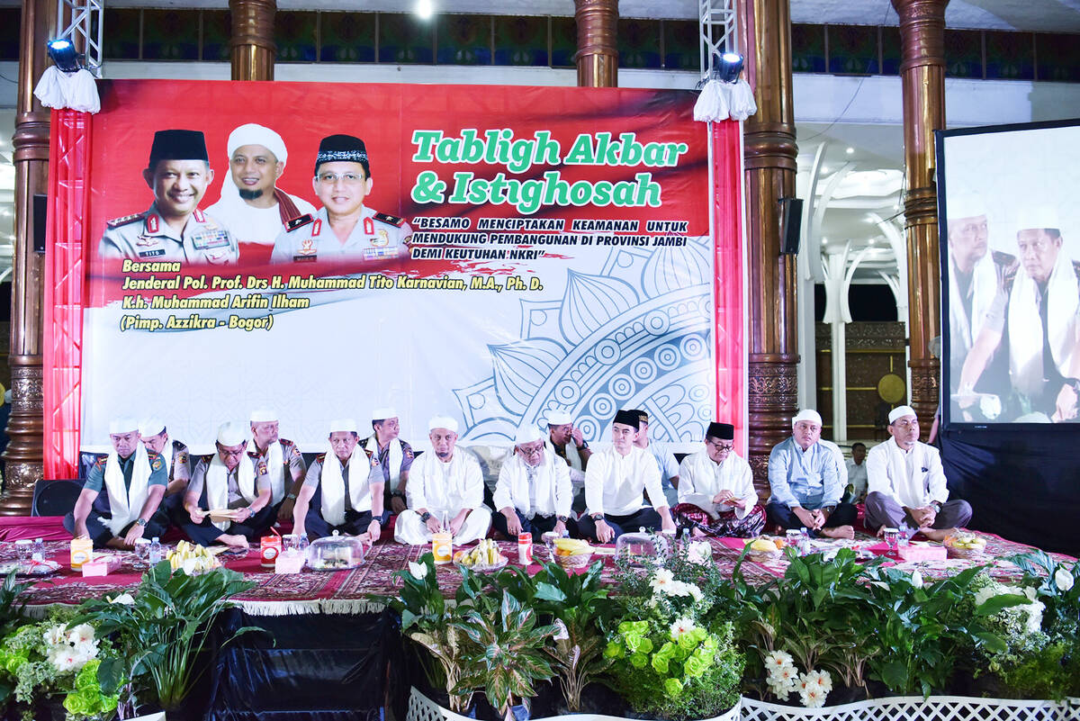 Gubernur, Wagub, Kapolri Ikuti Istighotsah di Masjid Agung Al Falah Jambi