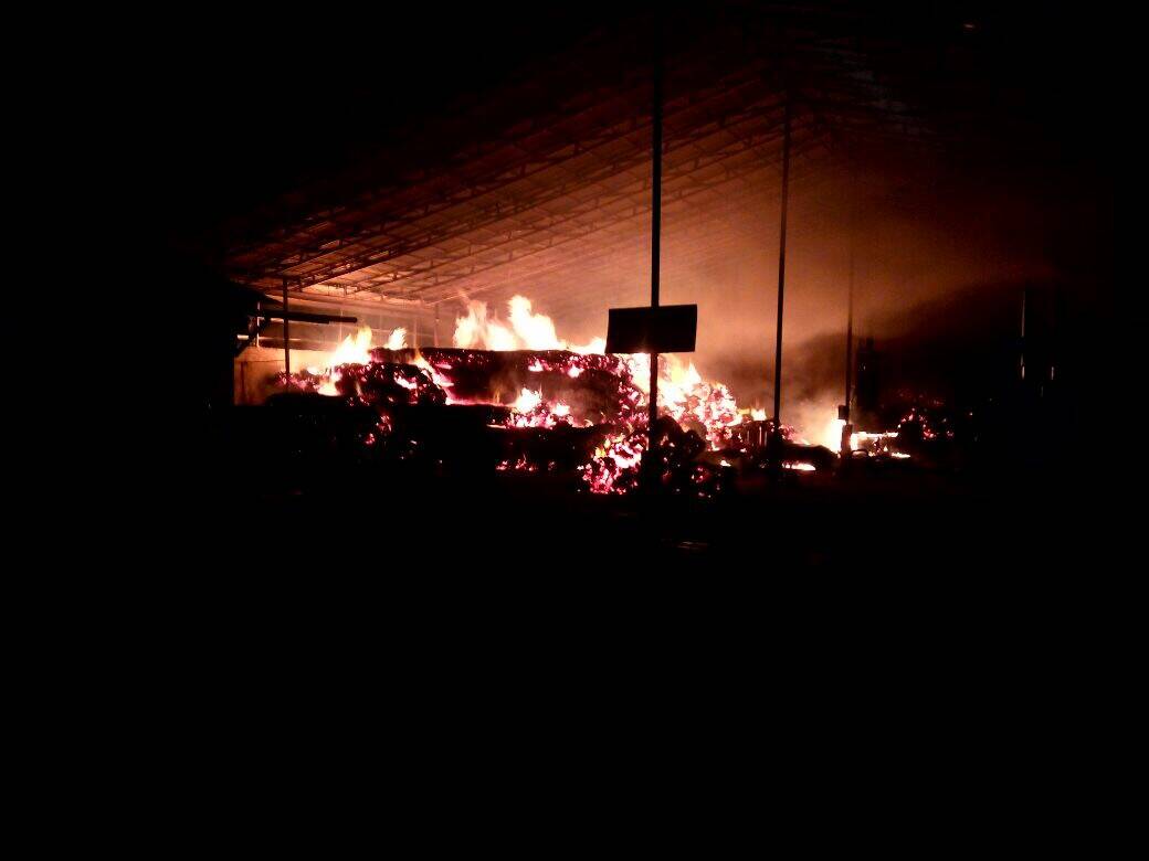 Gudang Industri Sabut Kelapa Dilahap Api