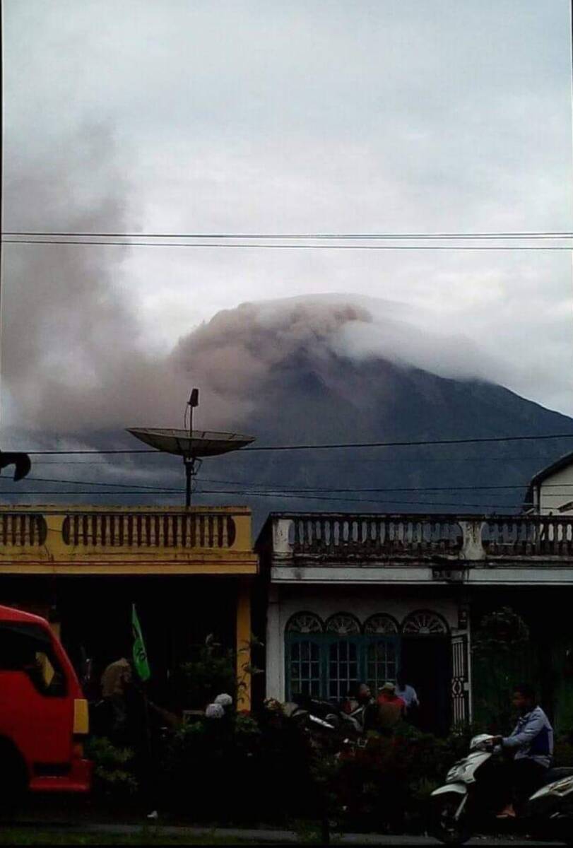 Gunung Kerinci, Keluarkan Asap Tebal Kecoklatan