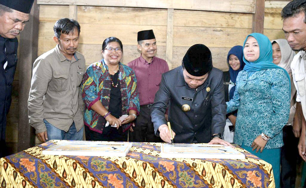 H Al Haris Resmikan Kampung Kopi dan Kulit Manis