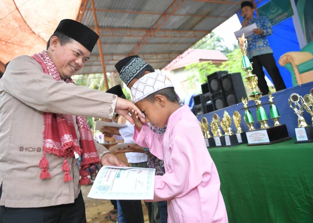 H Al Haris Tutup MTQ Desa Sungai Kapas