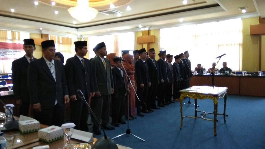 Hadapi Pemilu 2019,Ketua Panwaslu Batanghari Lantik 24 Panwascam