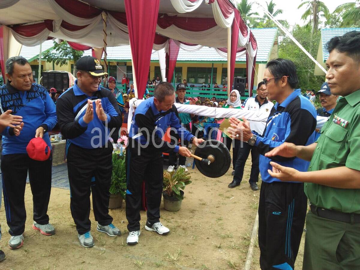 Hadiri O2SN dan FLS2N, Kadisdik Tanjabtim Harapkan Tumbuh Jiwa Sportifitas