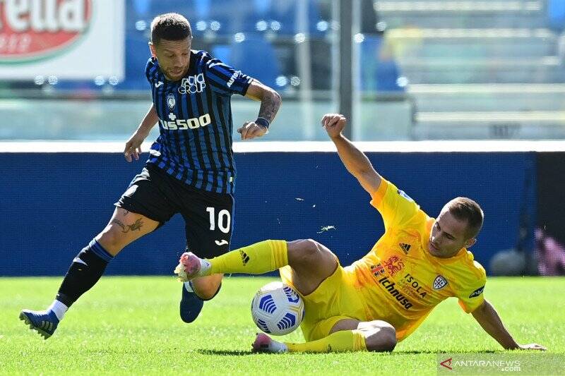 Hancurkan Cagliari 5-2