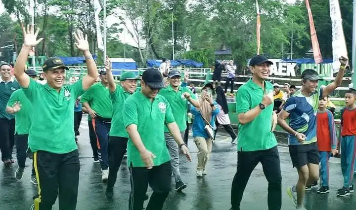 Hardiknas di Batanghari Berbagi Hadiah Menarik Meski Sedang Gerimis