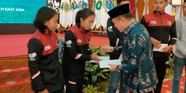 Haris Ajak KONI Tingkatkan Sinergi Bangun Olahraga Jambi