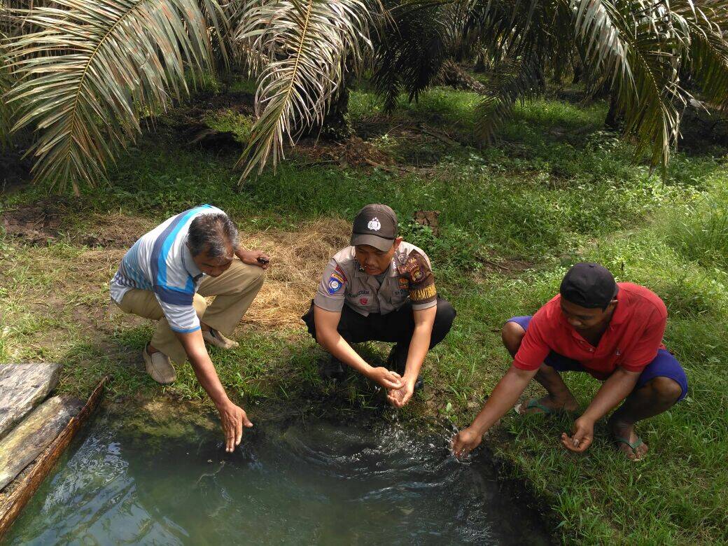 Heboh, Warga Temukan Sumber Air Panas Dikebun.
