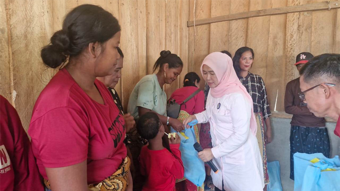 Hesti Haris Dukung Penuh Pendidikan Anak SAD di Desa Hajran