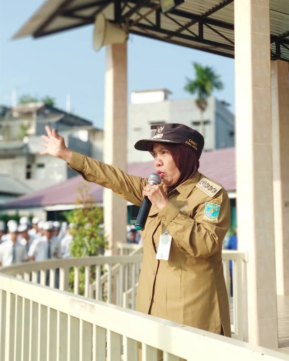 Hj. Mursida, Dari Tenaga Honorer Hingga Menjadi Camat