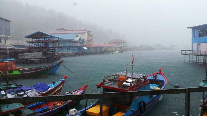 Hujan Lebat Disertai Angin Kencang, Nelayan Dihimbau Hati Hati