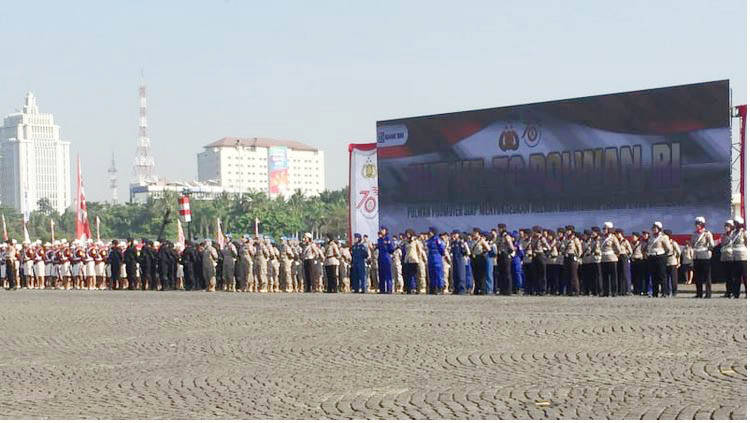 Ibu Negara Hadiri Upacara Hut Ke-70 Polwan