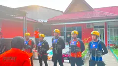 Mobil Travel Padang-Jambi Jatuh ke Sungai Batanghari