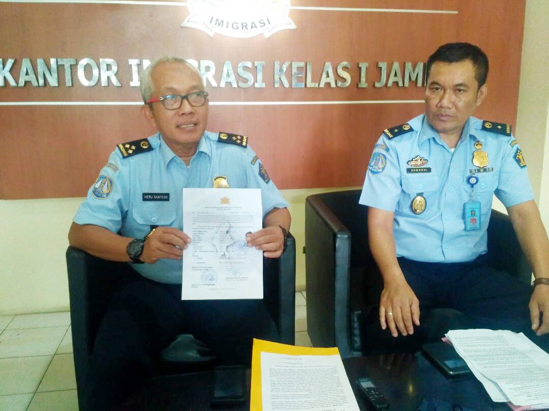 Imigrasi Jambi Deportasi 13 WNA